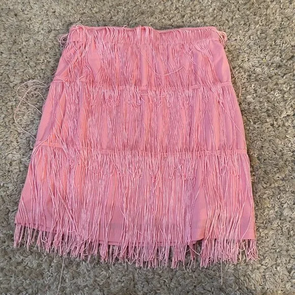💖 Barbiecore fringe skirt moment 💖 - Picture 5 of 8